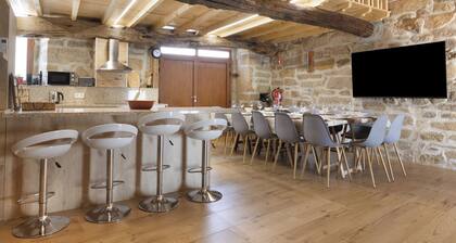 Holiday Bedroom 'Suite Espaçosa Quadrupla Talefe' with Mountain View, Wi-Fi and Air Conditioning