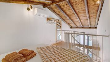 1 bedroom, iron/ironing board, WiFi (free), bed sheets