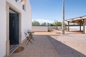 Terrace/patio - Apartment 'Monte Gerações 2' with Shared Pool, Wi-Fi and Air Conditioning (Almancil)