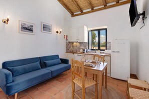 Interior - Apartment 'Monte Gerações 2' with Shared Pool, Wi-Fi and Air Conditioning (Almancil)