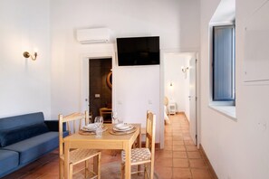 TV - Apartment 'Monte Gerações 3' with Shared Pool, Wi-Fi and Air Conditioning (Almancil)