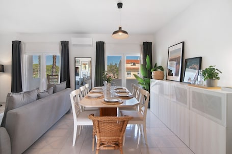 Dining. Apartment close to golf, beaches, Quinta Lago, Vale Lobo, Quarteira and Vilamoura