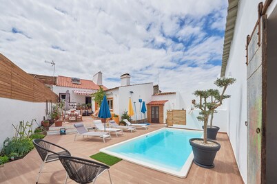 Casa de vacaciones 'Casa Bica D'Alva' con piscina privada, Wi-Fi y aire acondicionado