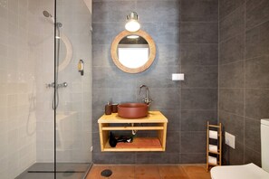 Shower, hair dryer, towels - Apartment 'Monte Gerações 4' with Shared Pool, Wi-Fi and Air Conditioning (Almancil)