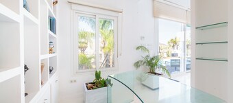 Villa 'Lux' with Sea Views, Wi-Fi and Air Conditioning