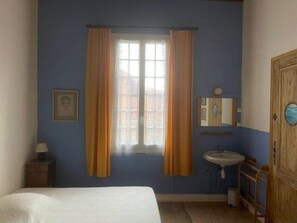 6 Schlafzimmer