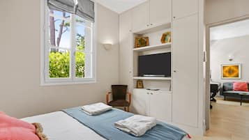 3 makuuhuonetta, silitysrauta/-lauta, ilmainen Wi-Fi, vuodevaatteet