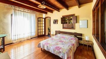 6 quartos, Wi-Fi de cortesia, roupa de cama