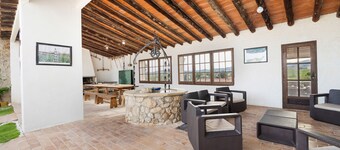 Country House 'Cal Eloi Janet' with Mountain Views, Private Pool and Wi-Fi