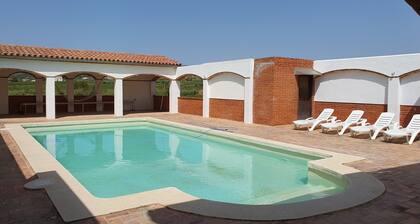 Maison de campagne 'Cal Eloi Janet' avec vue sur la montagne, piscine privée et Wi-Fi