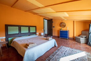 6 chambres, accès au Wi-Fi (inclus), literie fournie