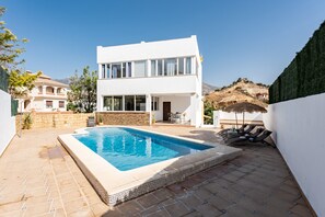 Pool - Villa 'Asuncion Benalmadena Costa' with Mountain View, Wi-Fi and Air Conditioning (Benalmádena)