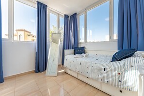 5 habitaciones, tabla de planchar con plancha y wifi gratis 