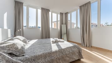 5 makuuhuonetta, silitysrauta/-lauta, ilmainen Wi-Fi, vuodevaatteet