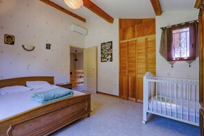 3 Schlafzimmer, BĂŒgeleisen/BĂŒgelbrett, kostenloses WLAN