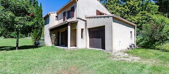 Gite 07' : Kleines Haus mit privatem Garten
