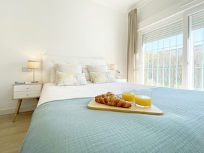 Iron/ironing board, free WiFi, bed sheets