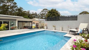 Lämmitetty uima-allas