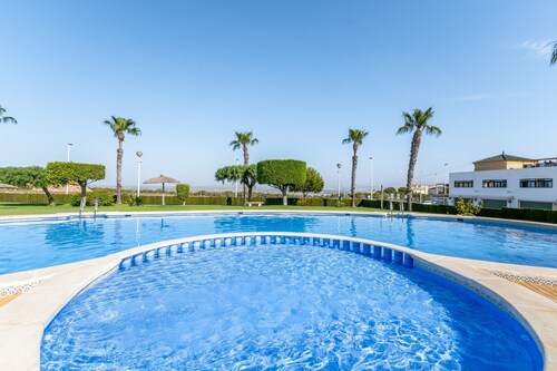 Apartment 'Sweet Home' with Shared Pool, Wi-Fi and Air Conditioning