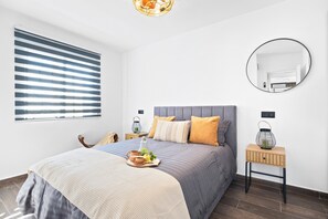 2 bedrooms, free WiFi, bed sheets - Apartment 'Sweet Home' with Shared Pool, Wi-Fi and Air Conditioning (Gran Alacant)