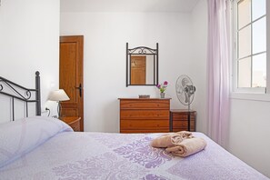 2 Schlafzimmer, Bügeleisen/Bügelbrett, kostenloses WLAN, Bettwäsche