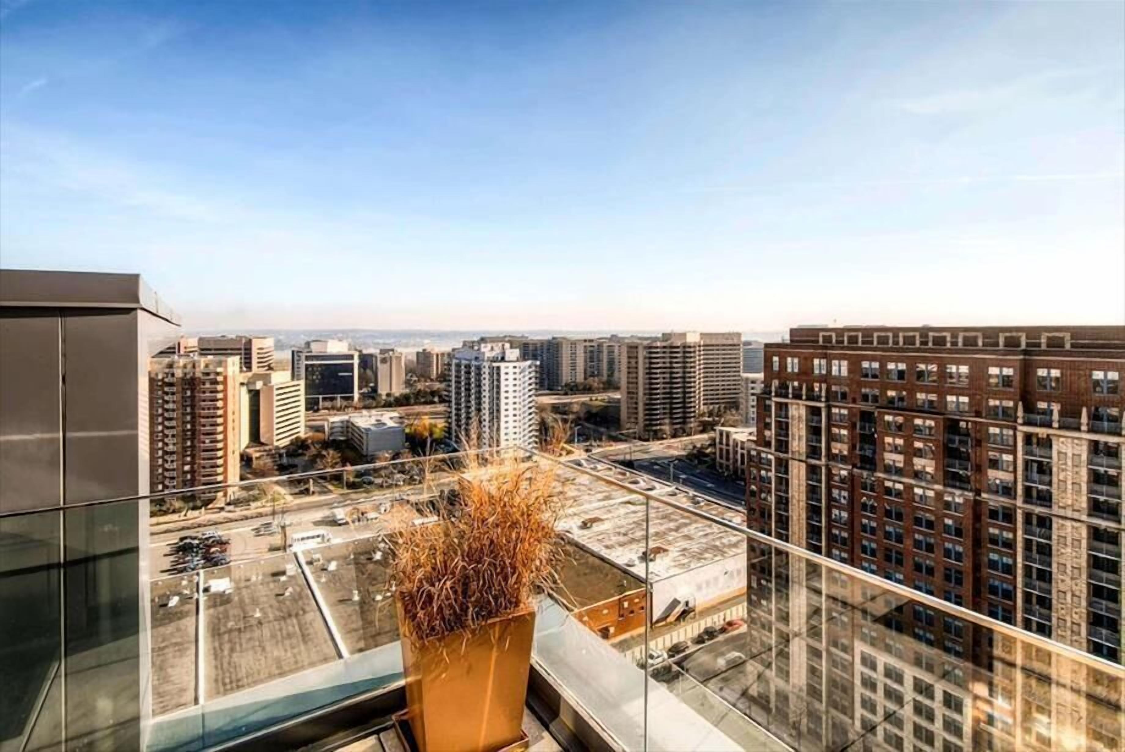 near Metro 1 BR | National Landing | Pentagon City