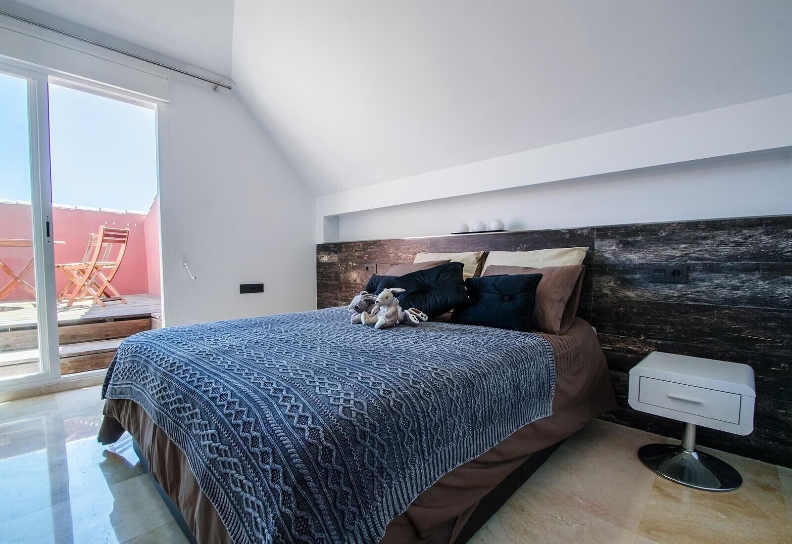 3 chambres, fer et planche à repasser, accès au Wi-Fi (inclus)