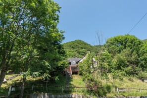 Property grounds - Chalet 'Du Tourmalet - La Mongie' with Mountain View, Private Terrace and Wi-Fi (Campan)