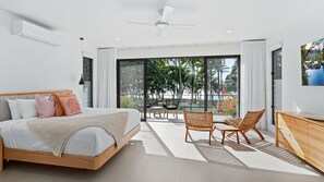 5 bedrooms, iron/ironing board, free WiFi, bed sheets - Belle Escapes Beach Manor (Palm Cove)