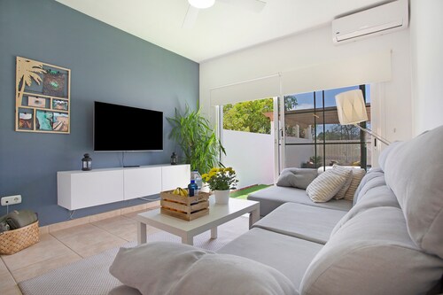 Vacation Apartment 'Apartamento 104' with Mountain View, Wi-Fi and Air Conditioning