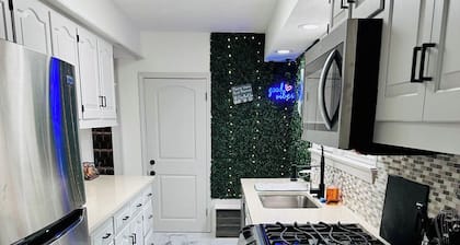 Clay Roof Inn *Freshly Renovated*