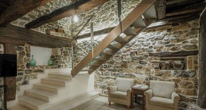 Country House 'La Casa Del Diezmo De La Montaña' with Mountain View, Private Terrace and Wi-Fi