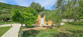 Vacation Home "Oikies Verde III-F" near Beach with Private Terrace & Wi-Fi