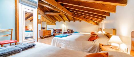 6 habitaciones, tabla de planchar con plancha y wifi gratis