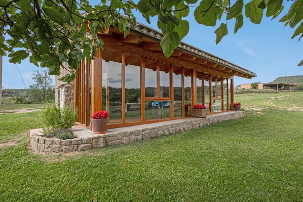 Property grounds - Apartment 'Les Cases' with Mountain View, Private Pool and Wi-Fi (Sagas)