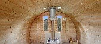 Apartamento 'Les Cases' con vistas a la montaña, piscina privada y Wi-Fi