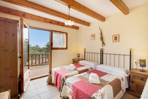 7 makuuhuonetta, silitysrauta/-lauta, ilmainen Wi-Fi, vuodevaatteet