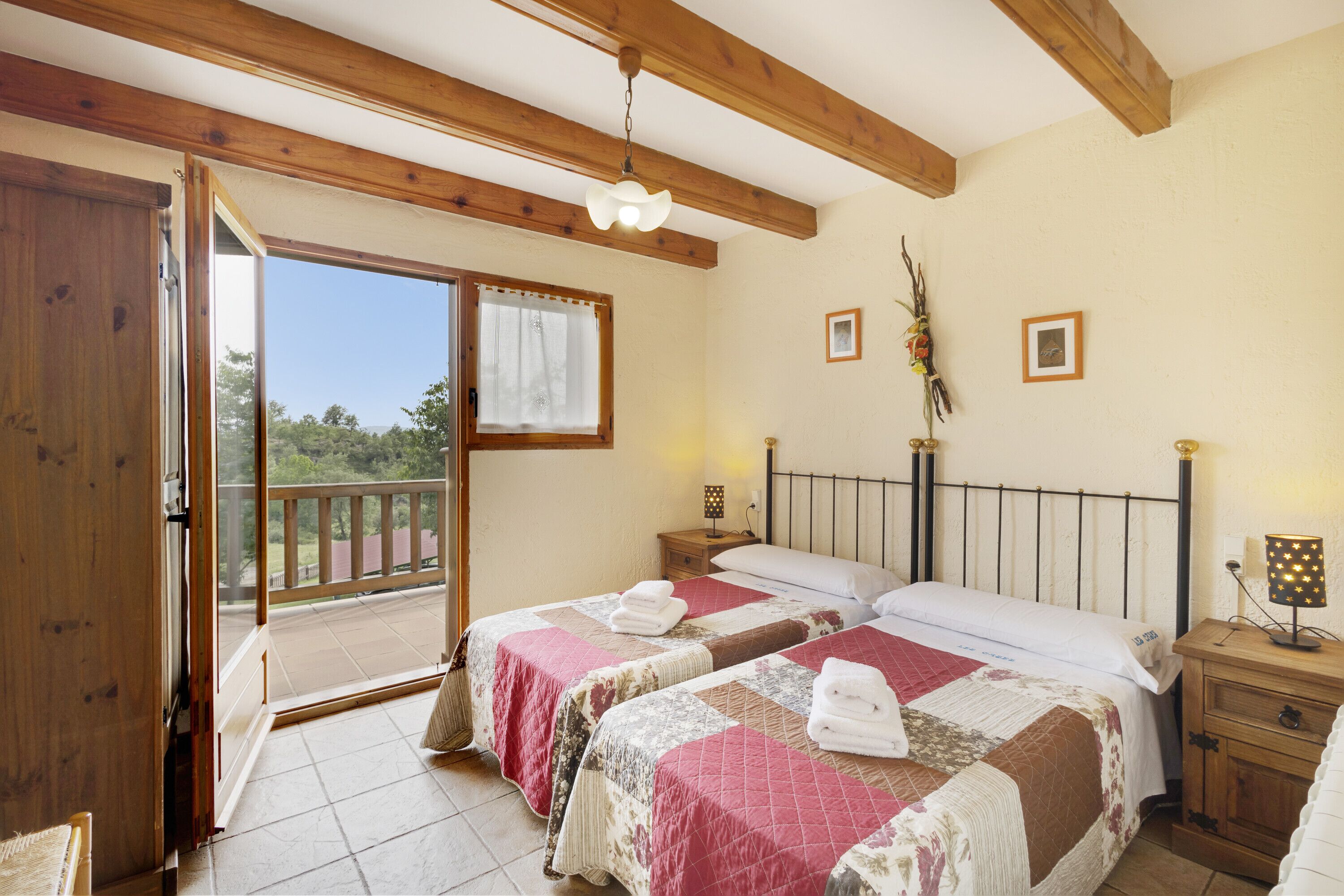 7 habitaciones, tabla de planchar con plancha y wifi gratis 