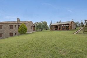 Exterior - Apartment 'Les Cases' with Mountain View, Private Pool and Wi-Fi (Sagas)