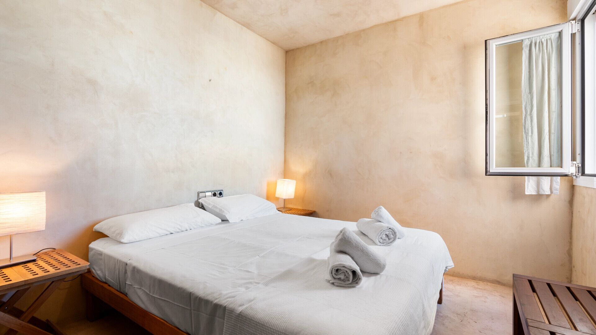 2 dormitorios, tabla de planchar con plancha, wifi y ropa de cama