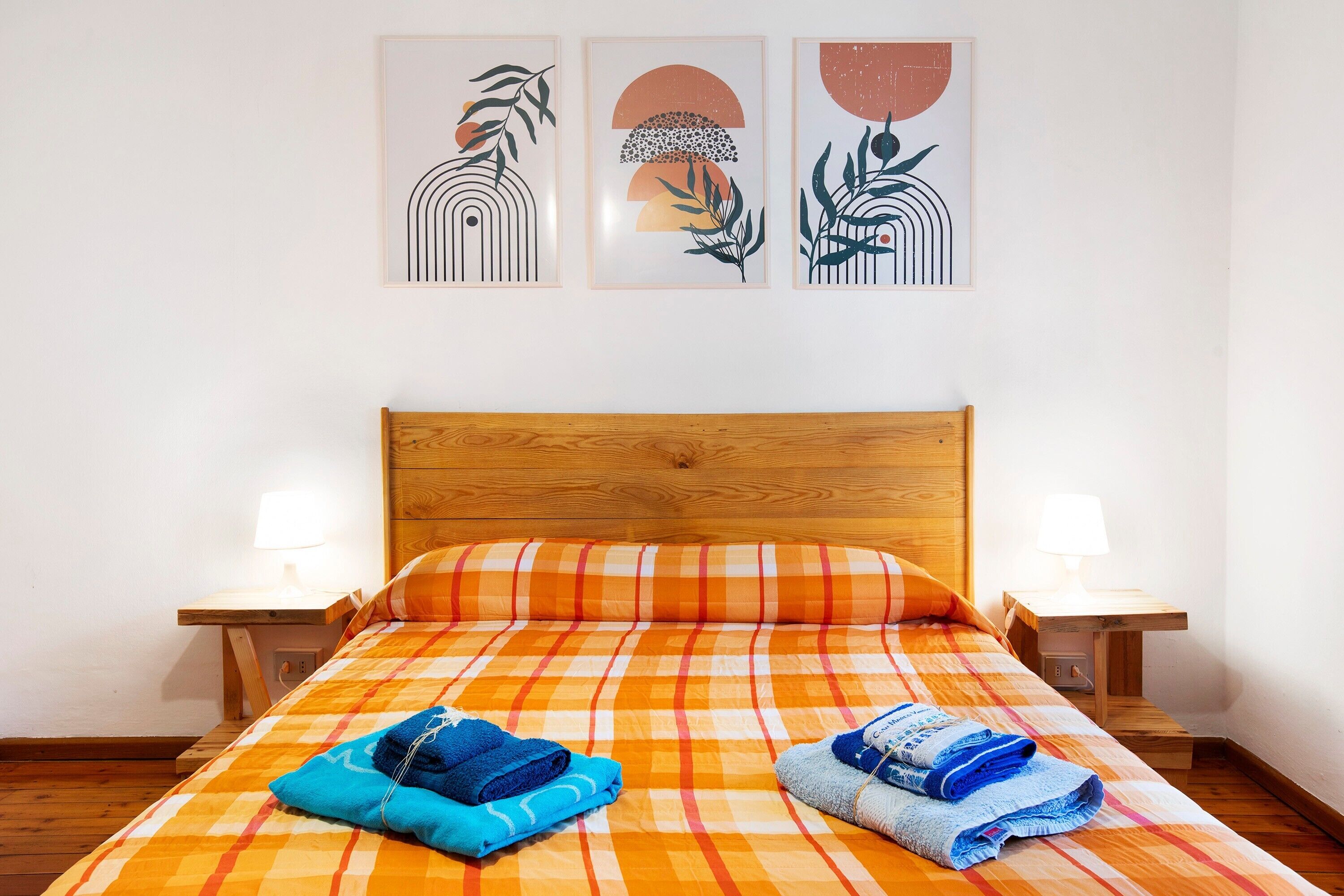 1 dormitorio, tabla de planchar con plancha, wifi gratis y ropa de cama
