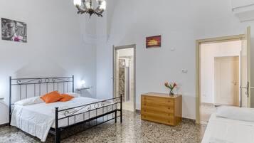 1 habitación y ropa de cama