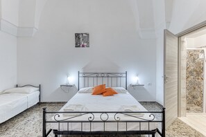 1 habitación y ropa de cama 