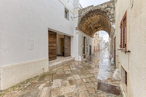 Studio Apartment 'Noemi' with Shared Terrace and Air Conditioning