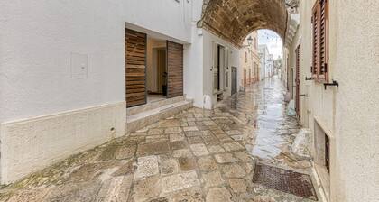 Studio Apartment 'Noemi' with Shared Terrace and Air Conditioning