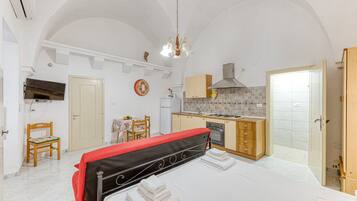 1 bedroom, bed sheets