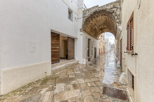Studio Apartment 'Noemi' with Shared Terrace and Air Conditioning