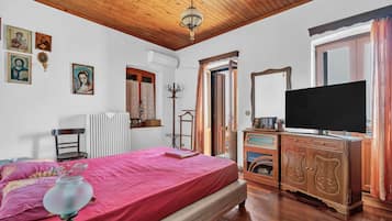 4 dormitoris, escriptori, planxa i posts de planxar i wifi gratuïta