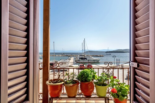 Vacation Home "Barba Panais' House" with Balcony & Sea View