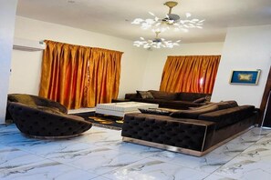 Smart-TV, Videospiele, Stereoanlage